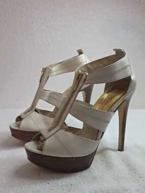 Michael Kors Cream Platform Sandal with Gold Front Zipper Ladies 8 In Guc Hot